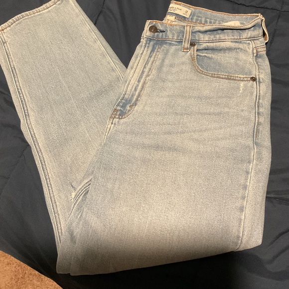 Abercrombie and Fitch ultra high-rise jeans - Picture 1 of 4